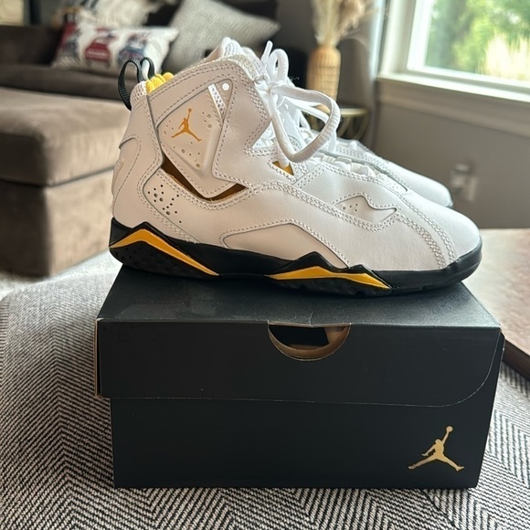 Jordan Other - Brand new Jordan True Flight shoes size 1.5Y
